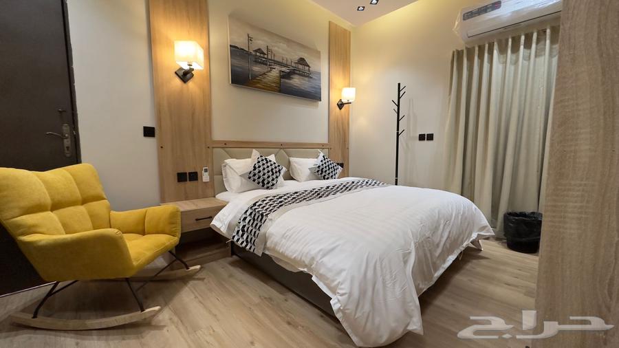 شقة 1 غرف في العقيق 5