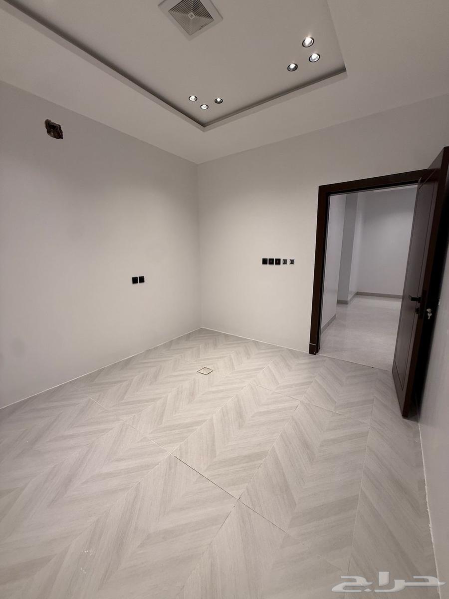 5 bedroom apartment in Al Bayan 7