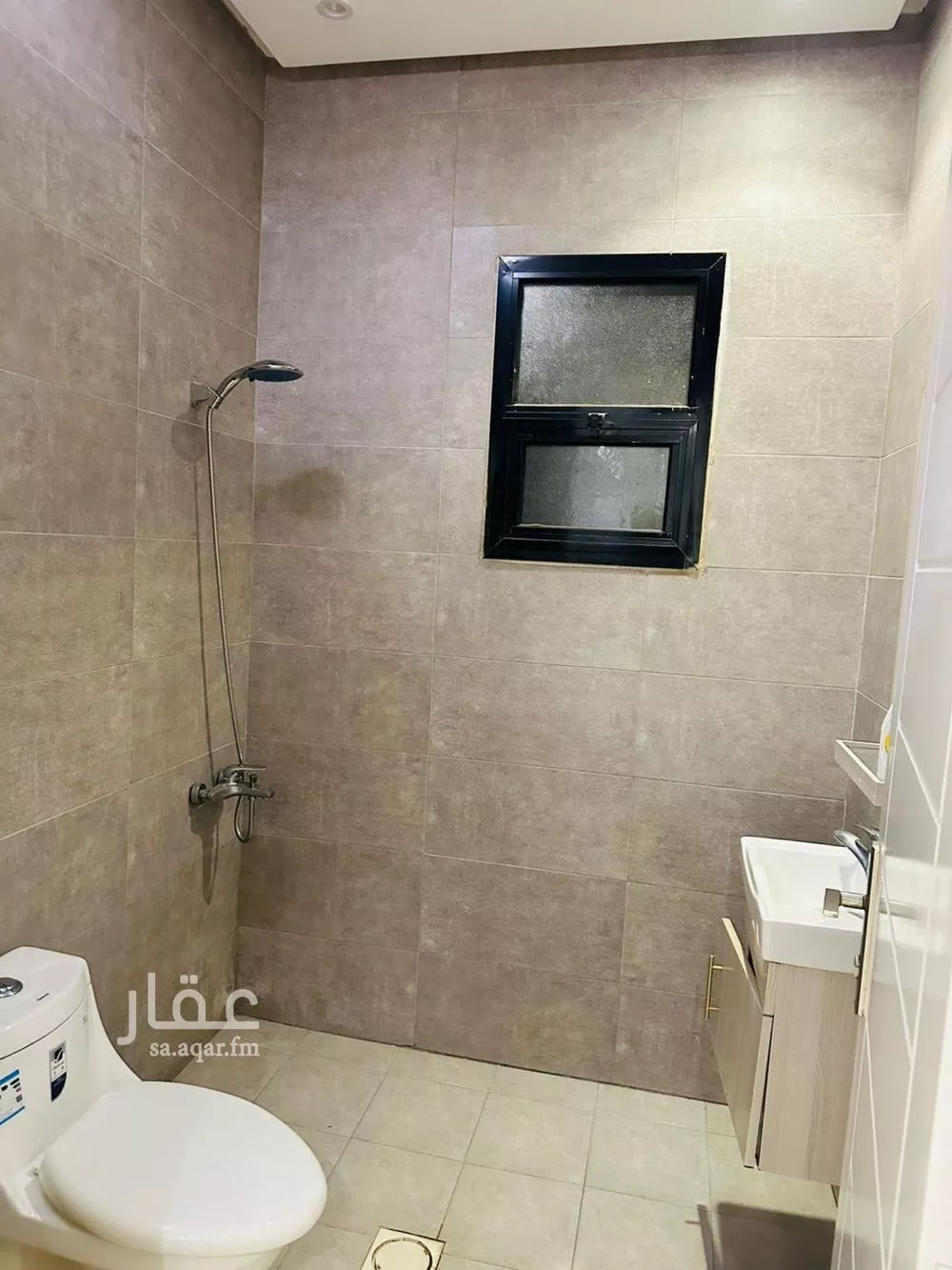 دور 3 غرف في العارض 8