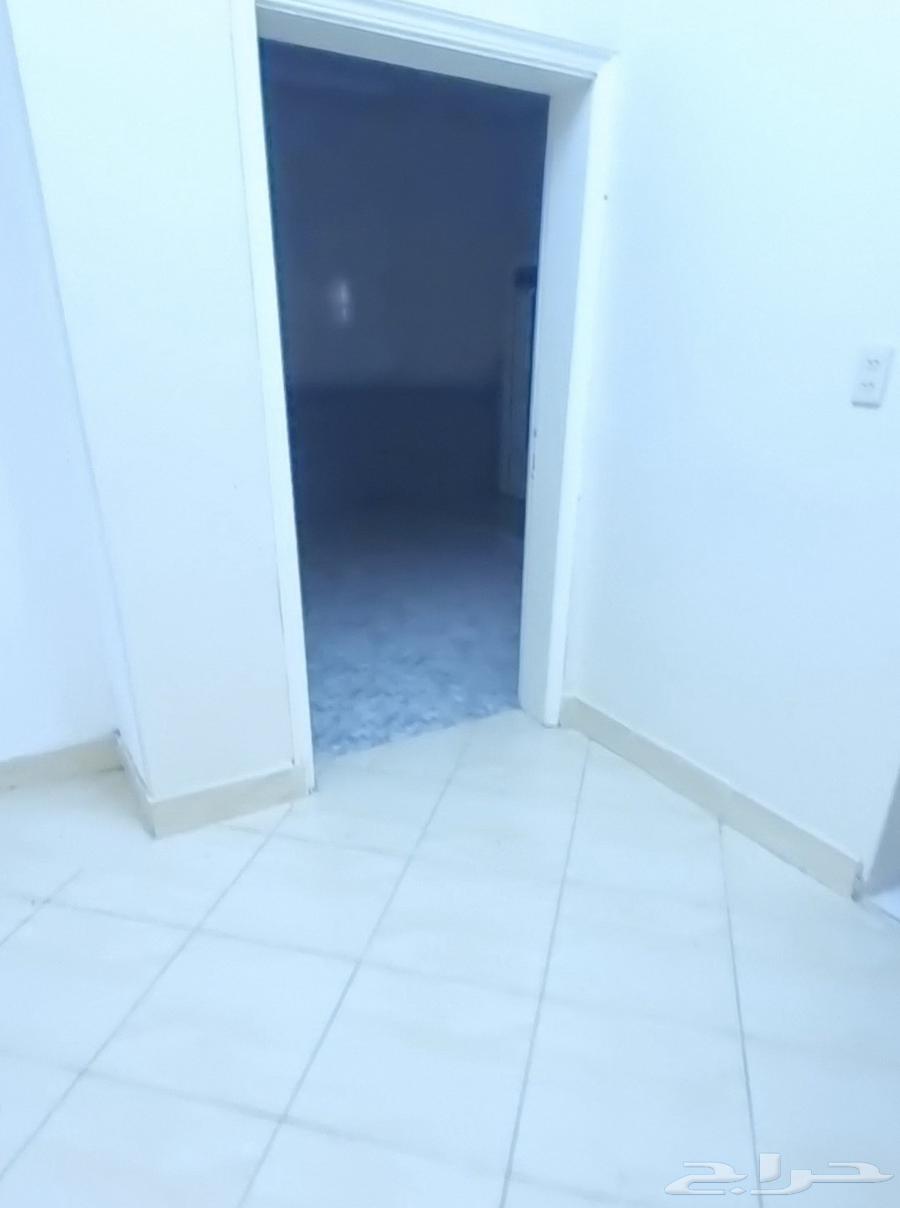 شقة 5 غرف في احد 7