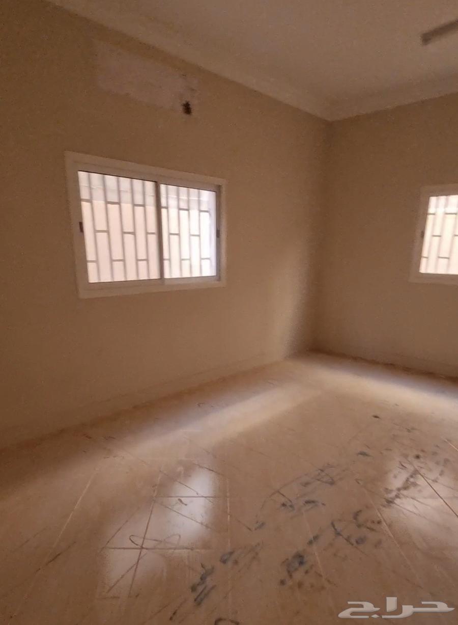 شقة 5 غرف في احد 8