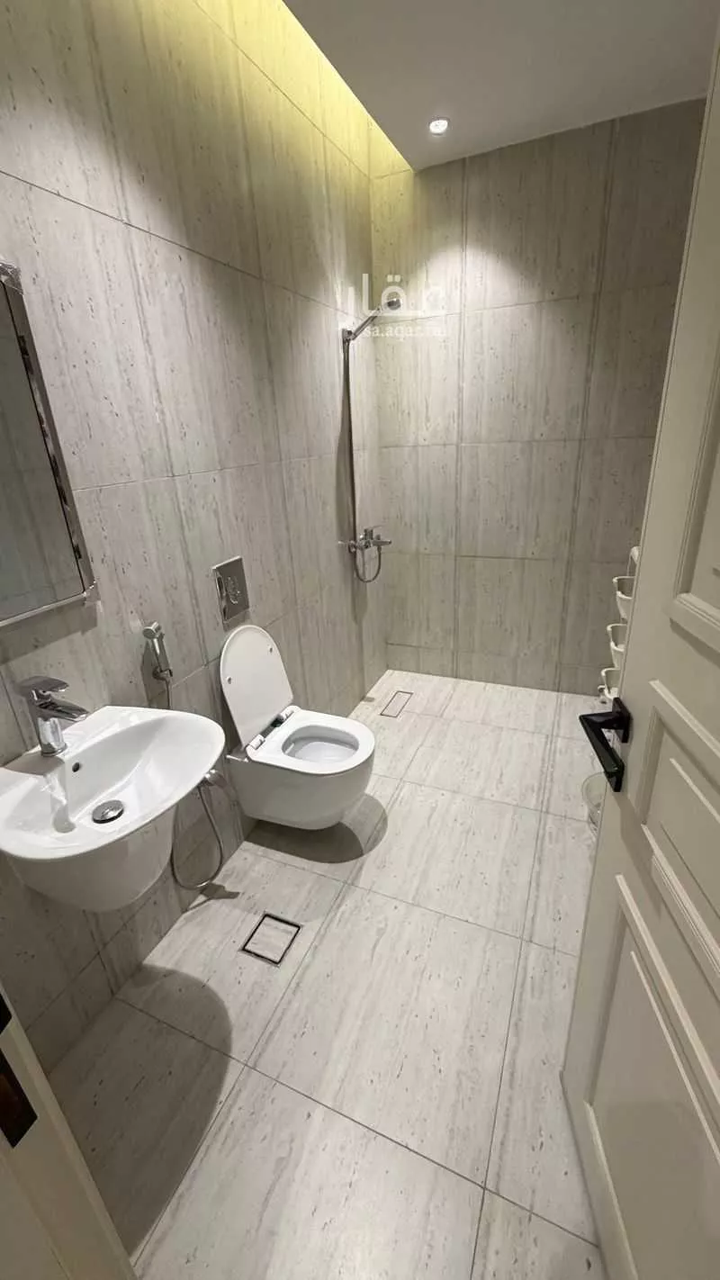 شقة 2 غرف في الملقا 4