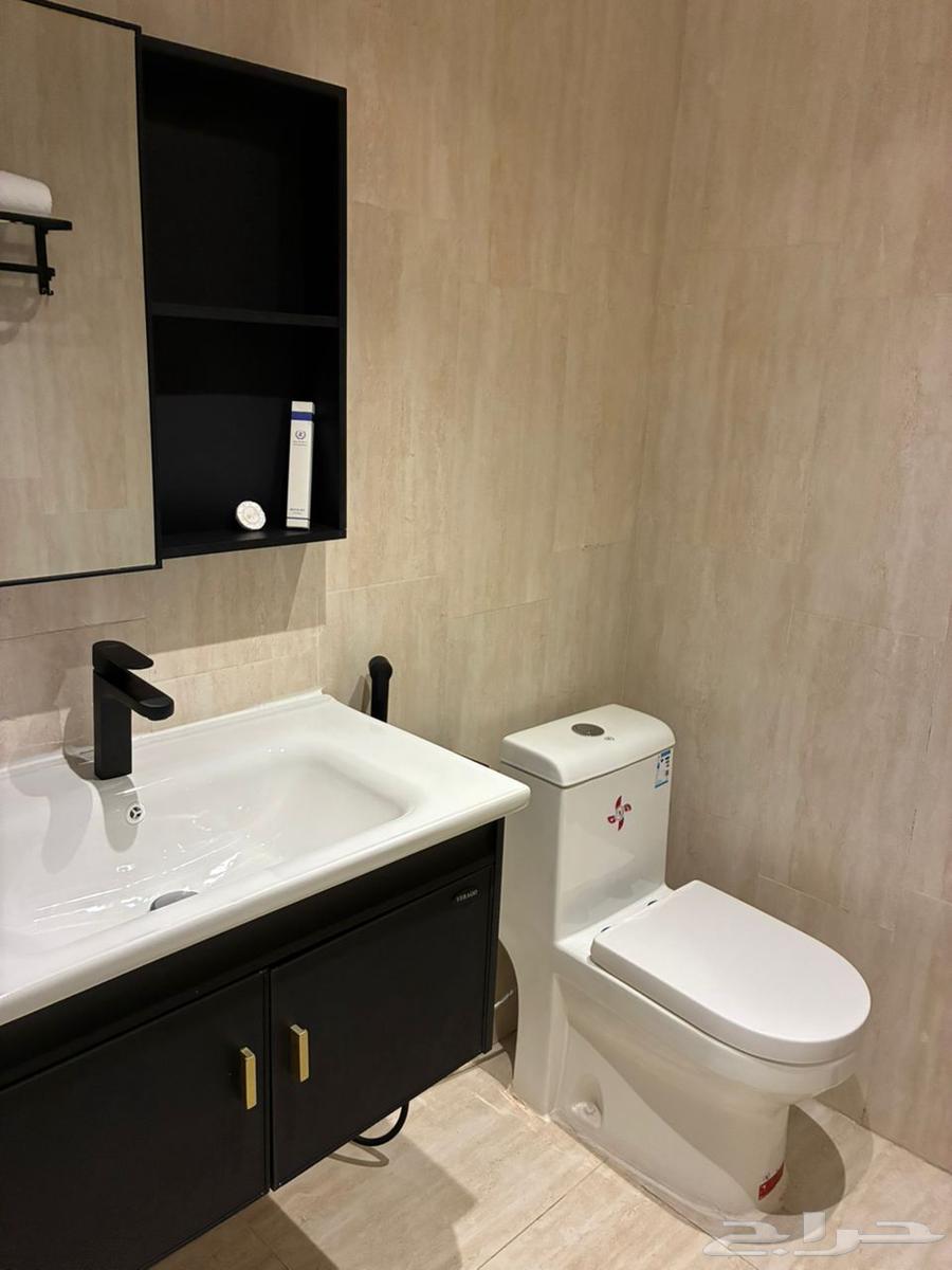 شقة 1 غرف في الملك عبدالعزيز 5