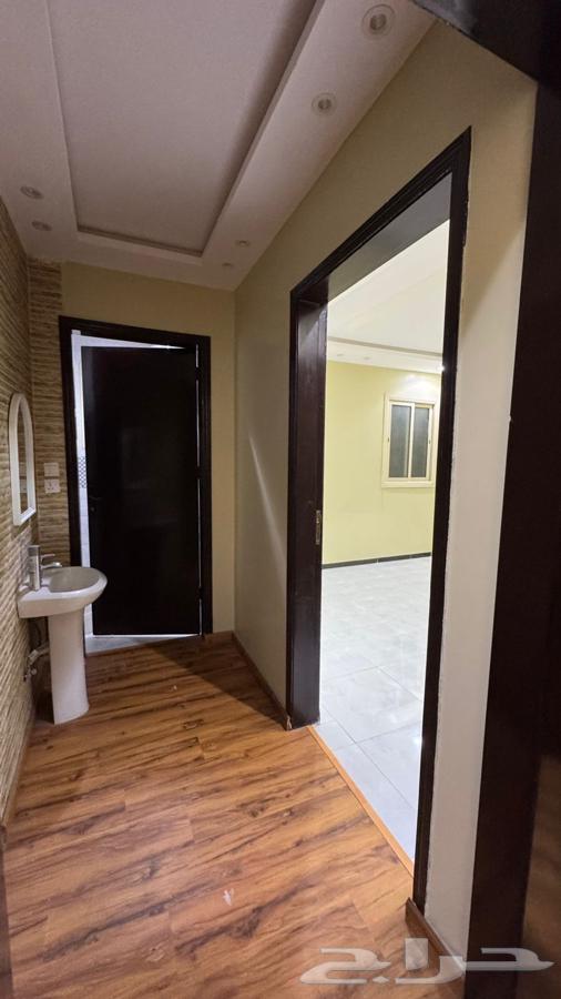 شقة 3 غرف في الرمال 5