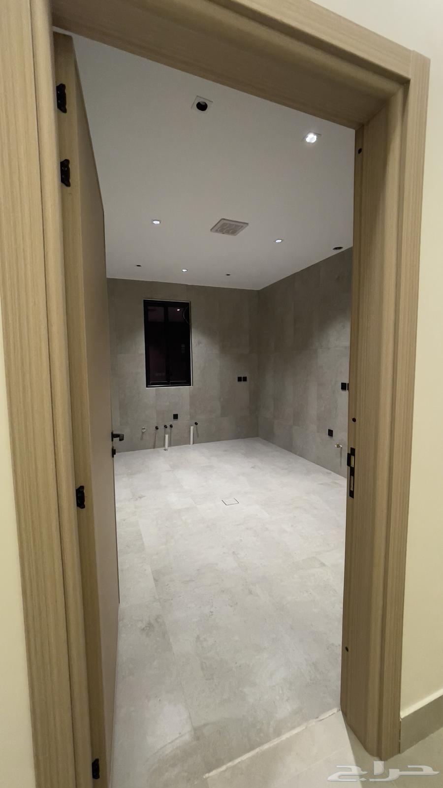 فيلا 13 غرف في العارض 11