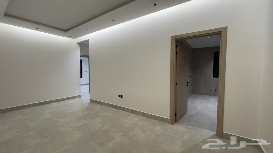 فيلا 13 غرف في العارض 12