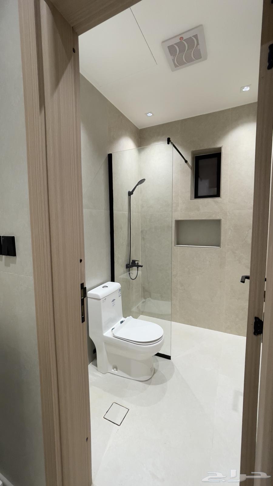 فيلا 13 غرف في العارض 13