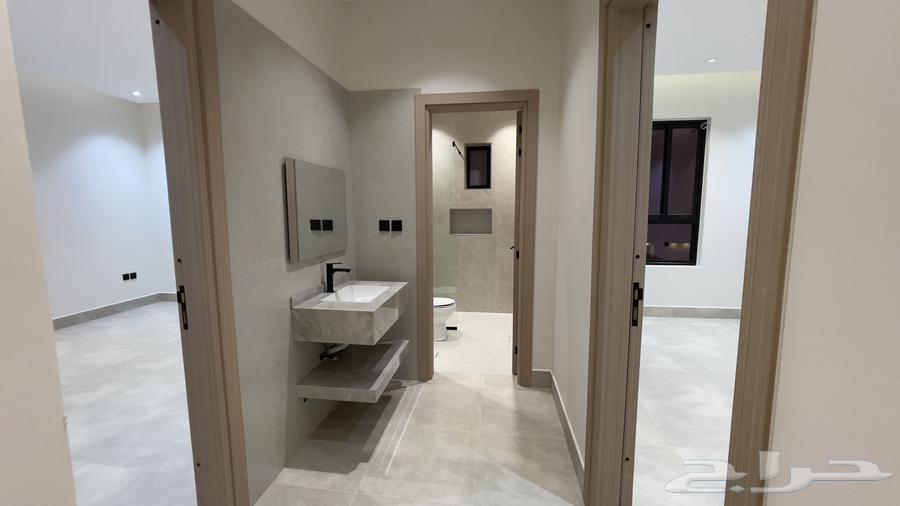 فيلا 13 غرف في العارض 10