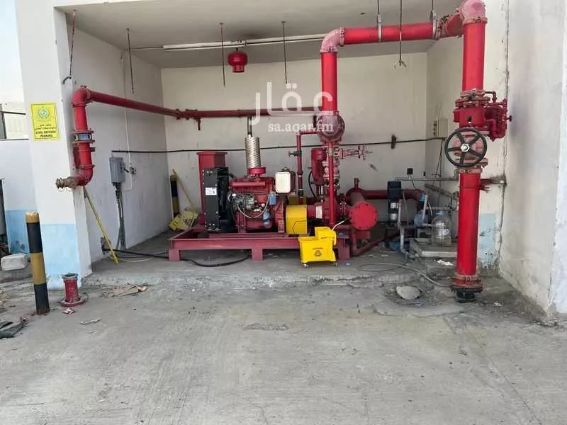 مستودع 5687 م² في الريان 8