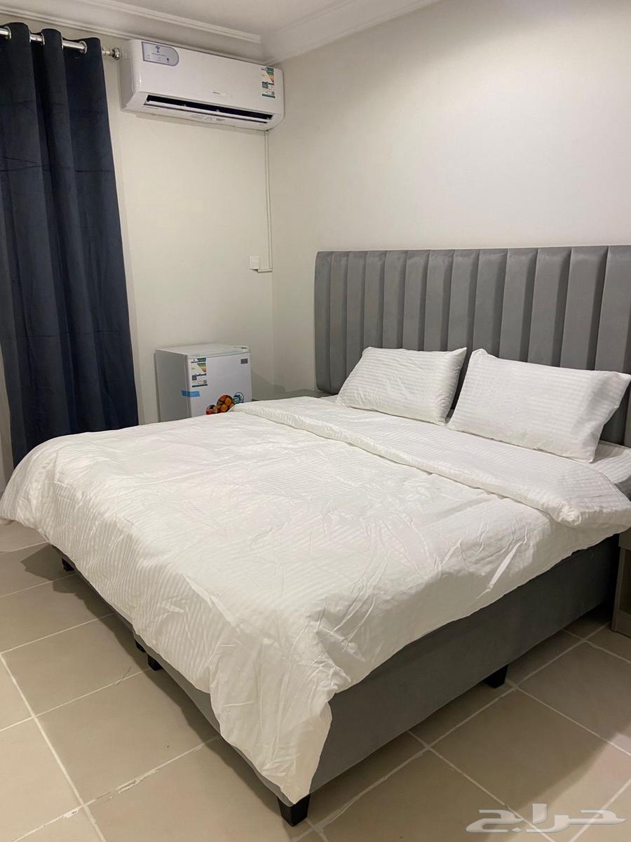 شقة 2 غرف في النزهة 3