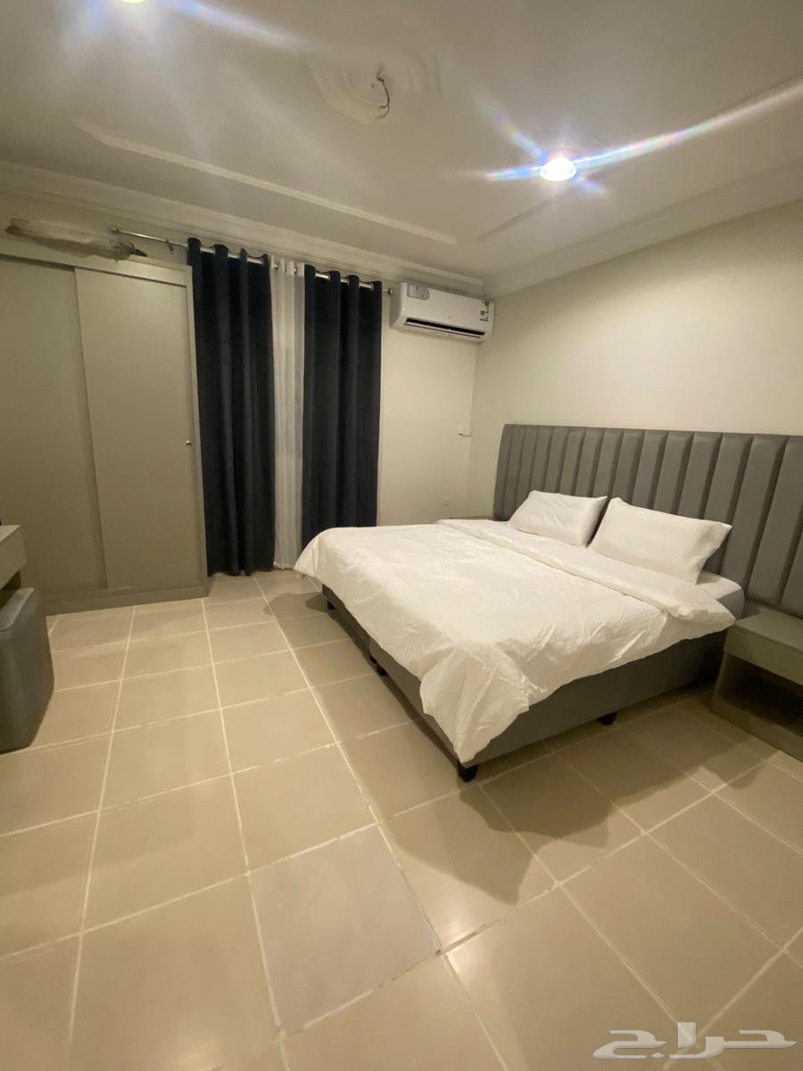 شقة 2 غرف في النزهة 4