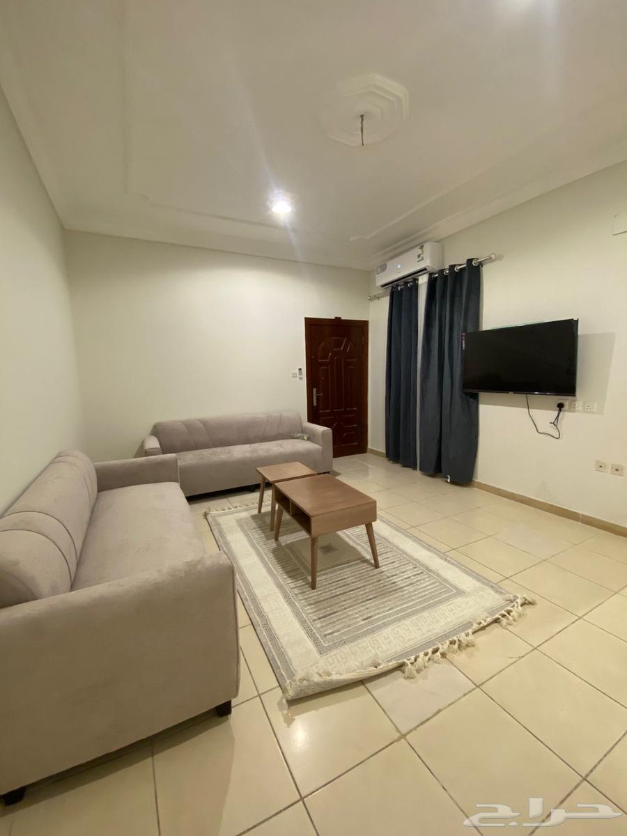 شقة 2 غرف في النزهة 9