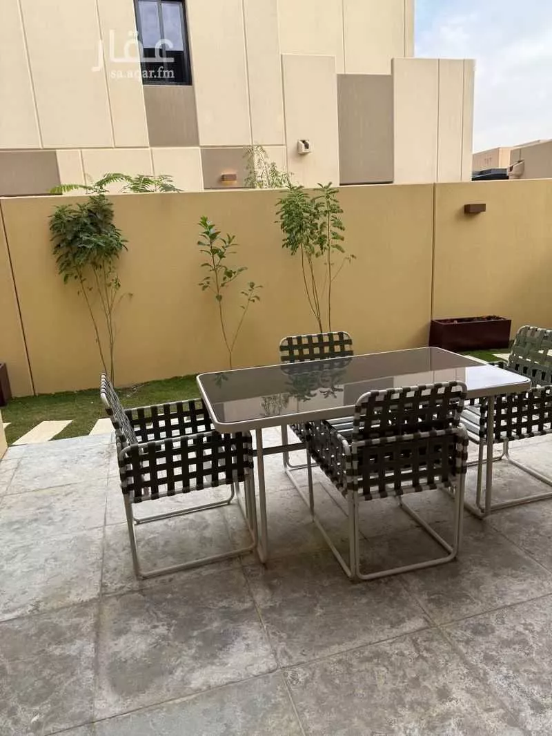 فيلا 4 غرف في سدرة 8