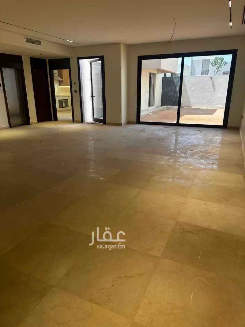 فيلا 5 غرف في العارض 4