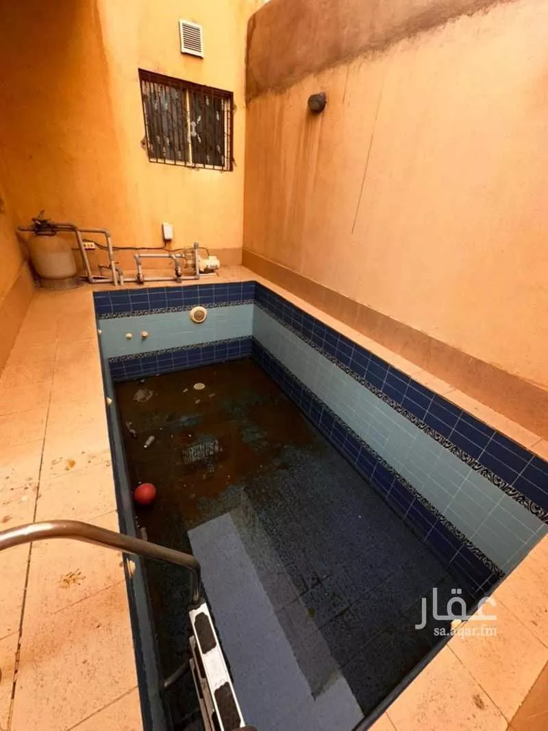 6 bedroom villa in Al Hamdaniyah 4