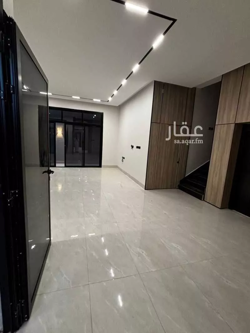 7 bedroom villa in Al Maizilah 15