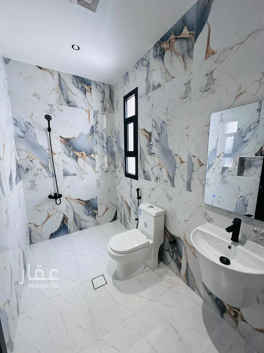 فيلا 6 غرف في اللؤلؤ 5