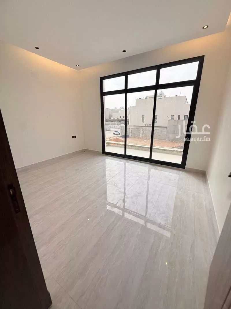 4 bedroom floor in Al Rimal 8