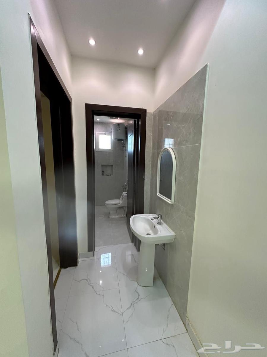 فيلا 3 غرف في الجنادرية 8