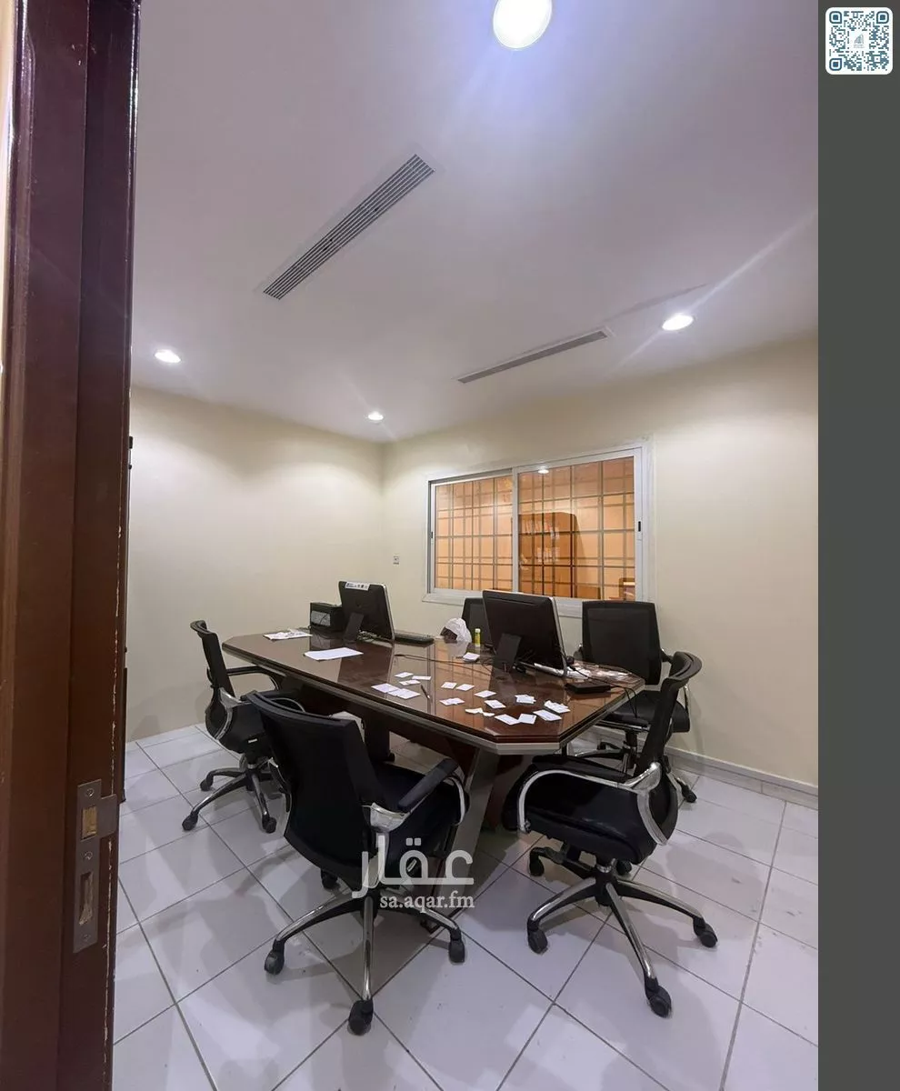 مكتب 690 م² في الفيصلية 4