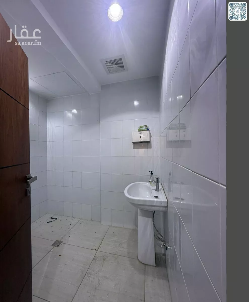 مكتب 690 م² في الفيصلية 7