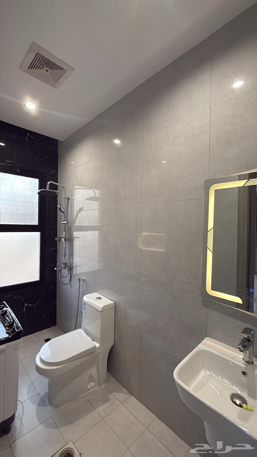 2 bedroom apartment in Mishrifah 6