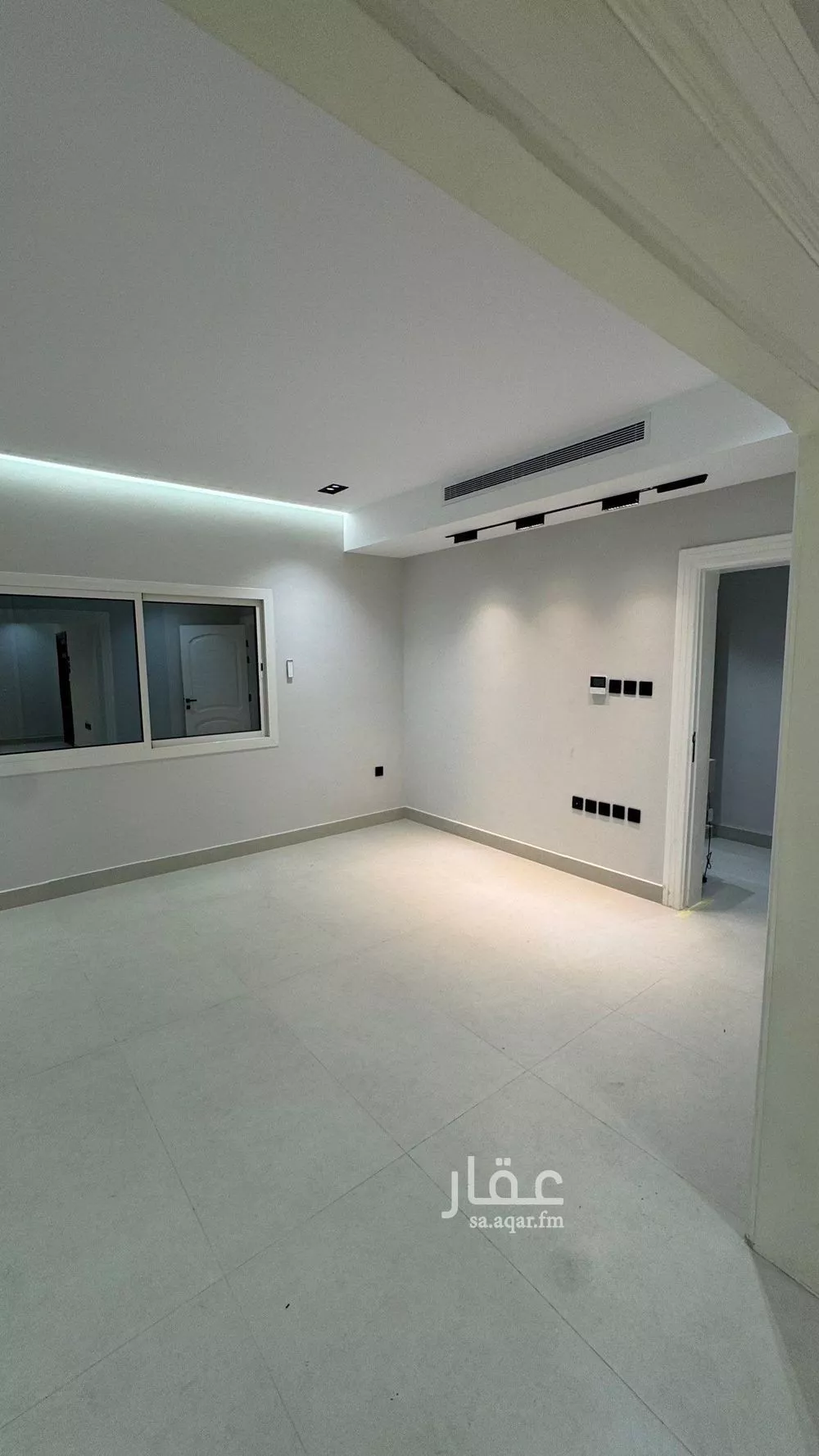 عمارة 875 م² في النزهة 8