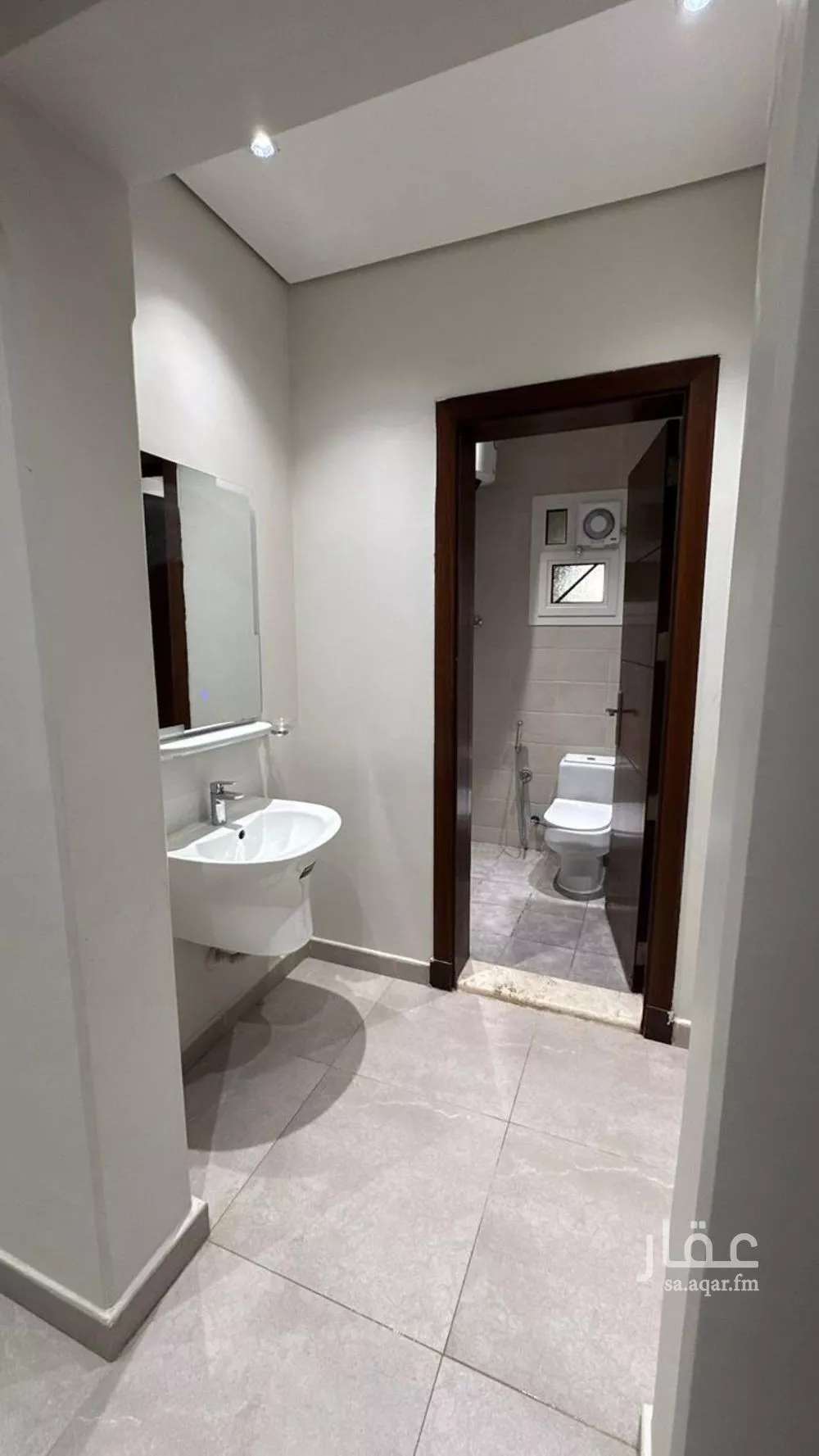 5 bedroom villa in Al Janadriyah 9