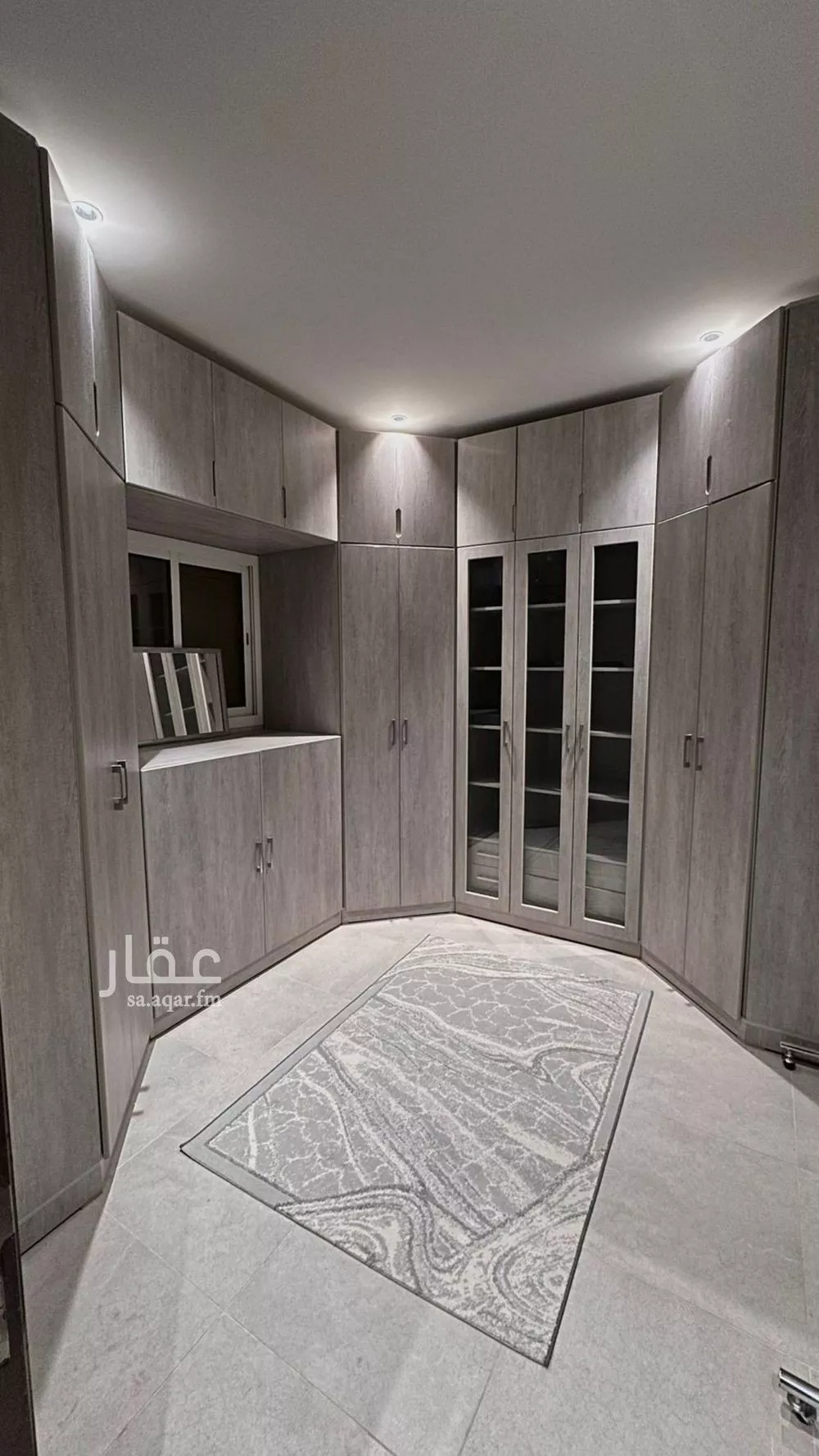 5 bedroom villa in Al Janadriyah 13