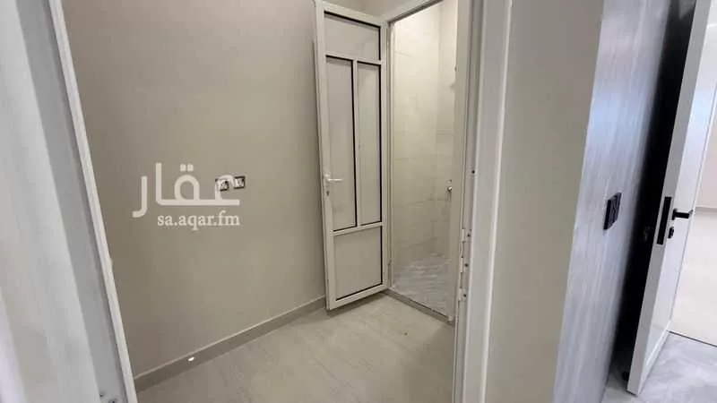 شقة 4 غرف في طيبة 12