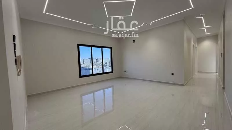 شقة 4 غرف في طيبة 5