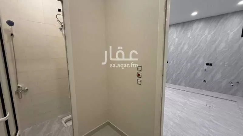 شقة 4 غرف في طيبة 10