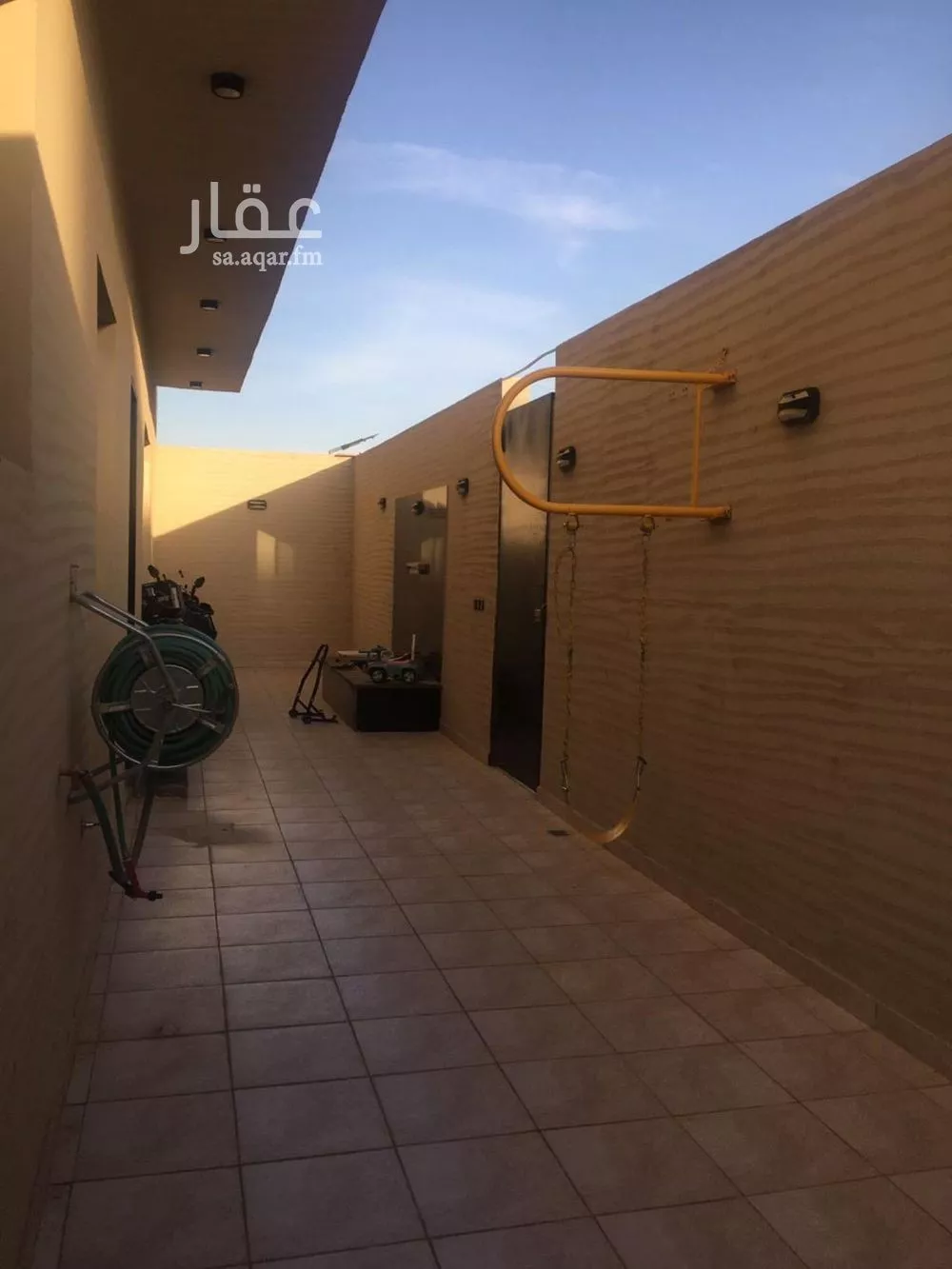 فيلا 5 غرف في عكاظ 4