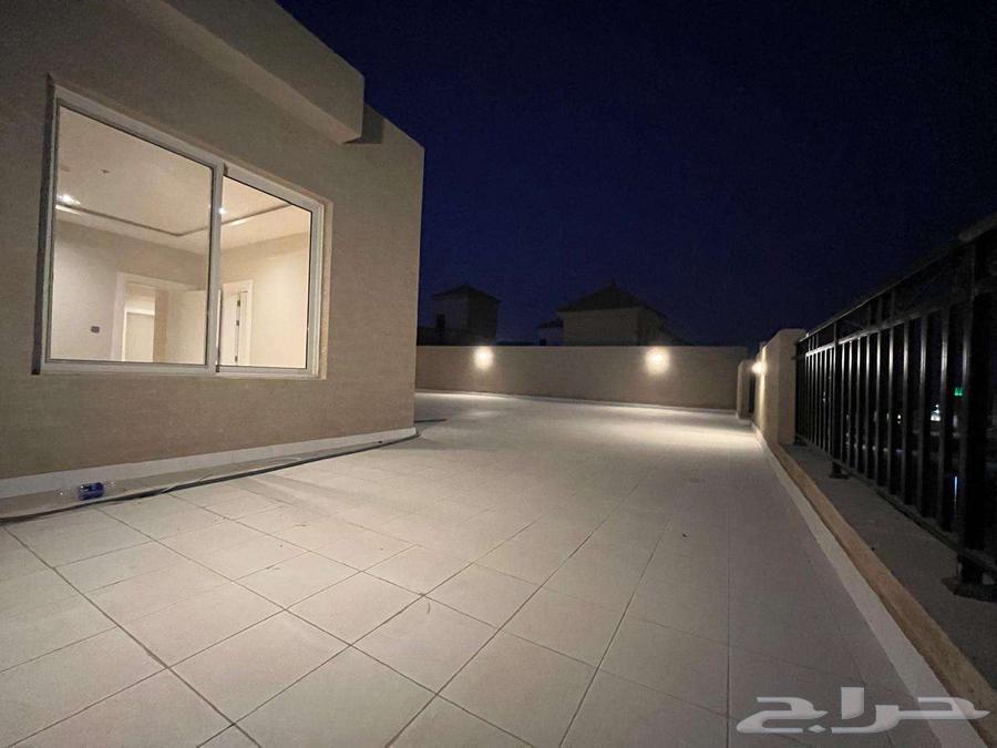 شقة 4 غرف في الحمرا 3