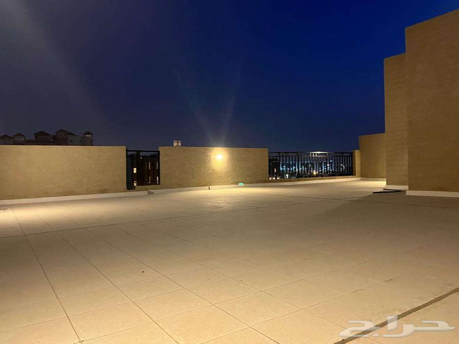 شقة 4 غرف في الحمرا 6