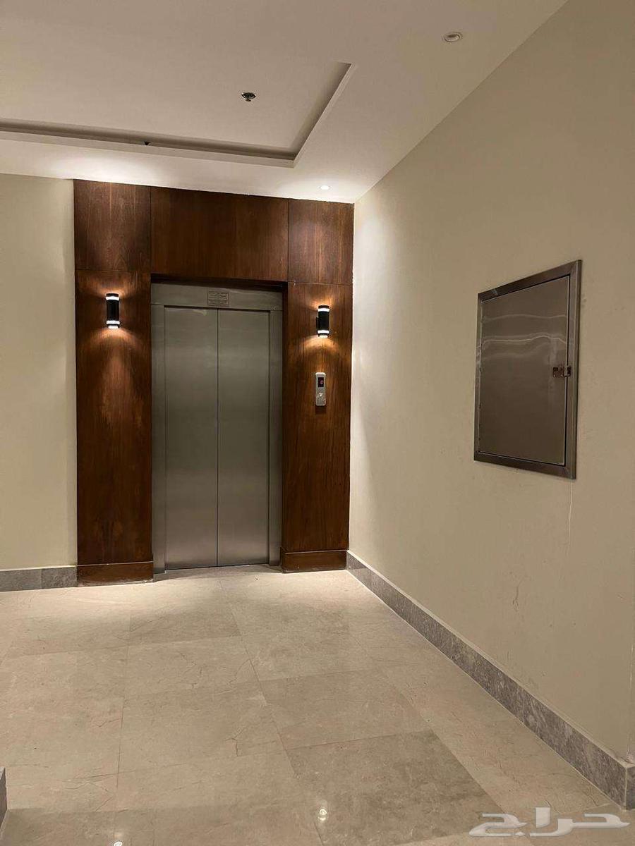 شقة 4 غرف في الحمرا 7