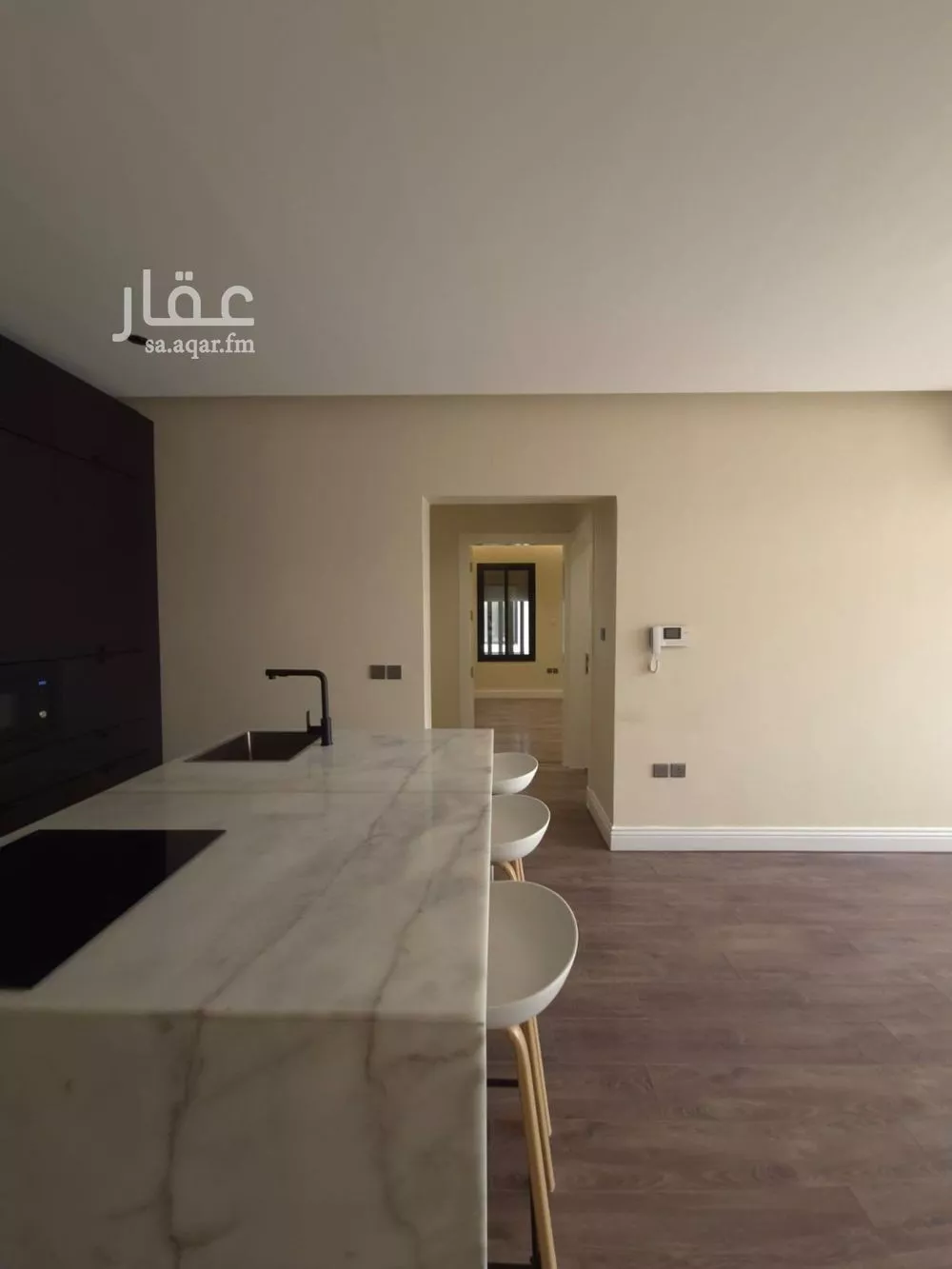 شقة 3 غرف في الملقا 16