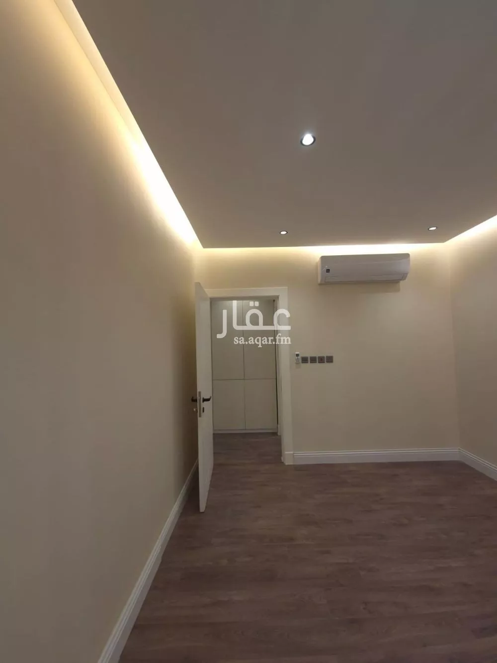 شقة 3 غرف في الملقا 4