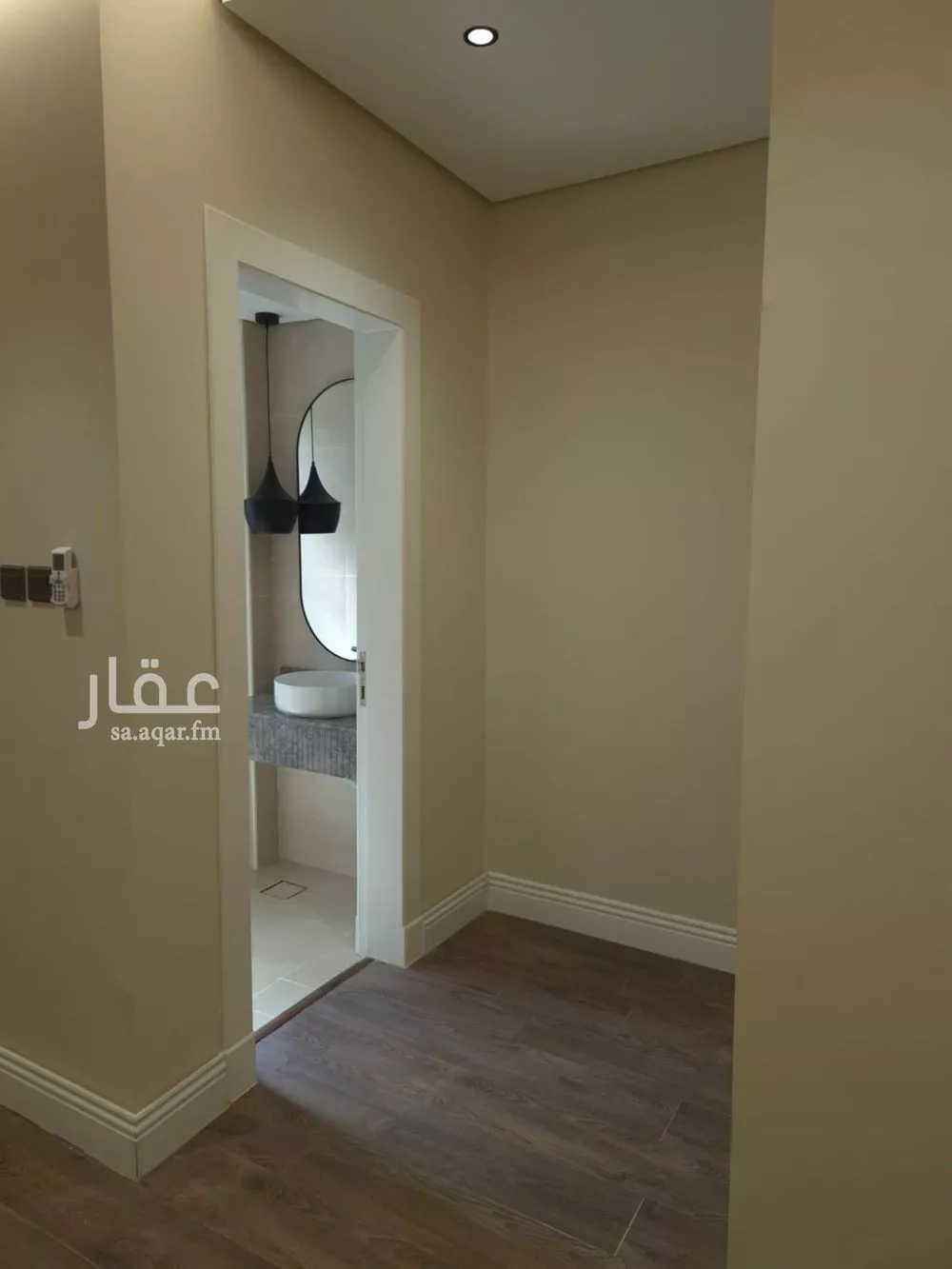 شقة 3 غرف في الملقا 5