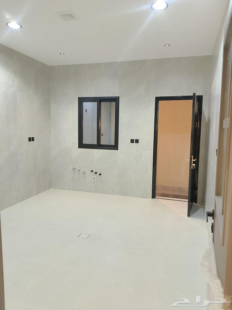 فيلا 9 غرف في احد 8