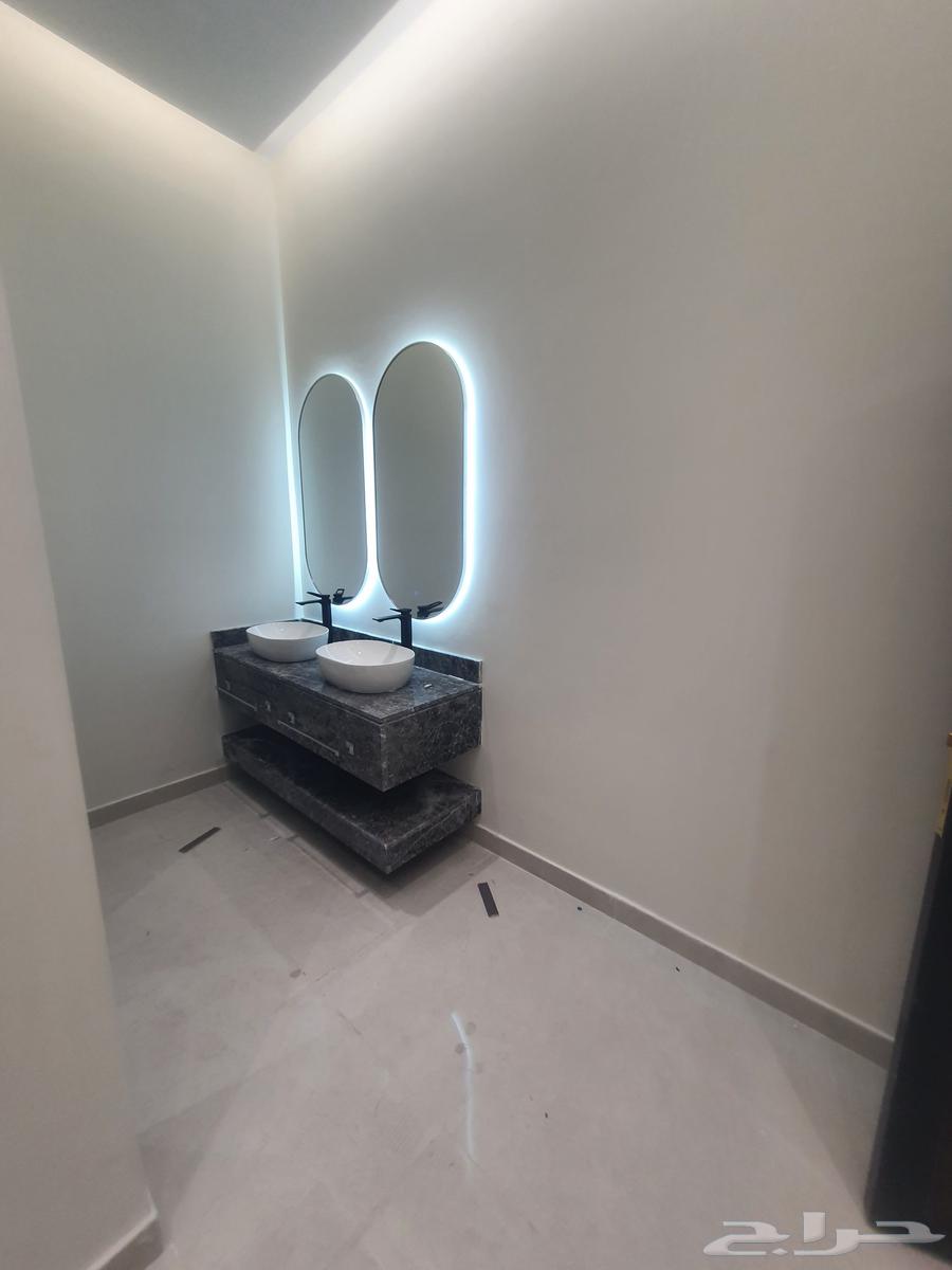 فيلا 9 غرف في احد 12