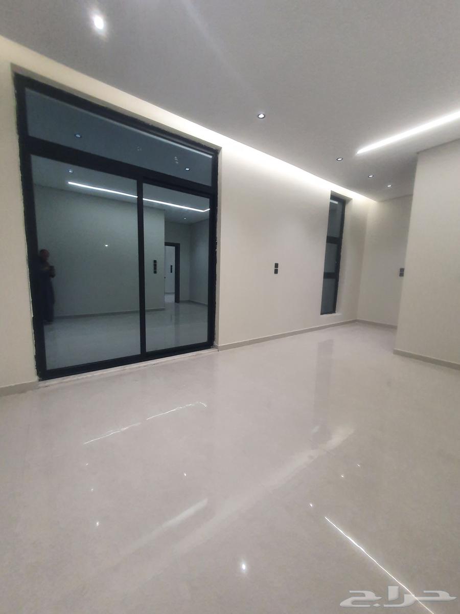 فيلا 9 غرف في احد 15