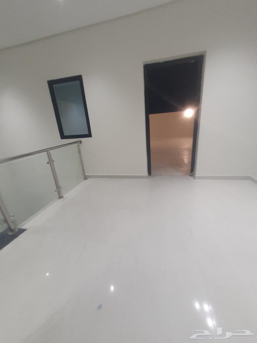 فيلا 9 غرف في احد 18