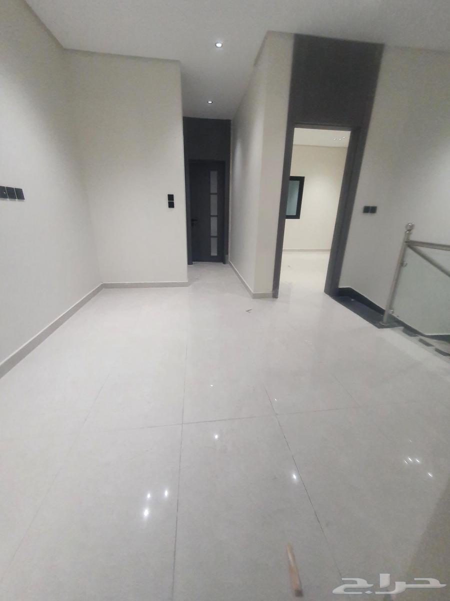 فيلا 9 غرف في احد 19