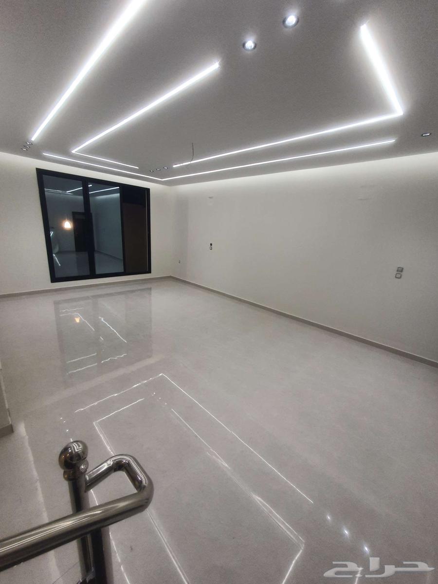 فيلا 9 غرف في احد 4