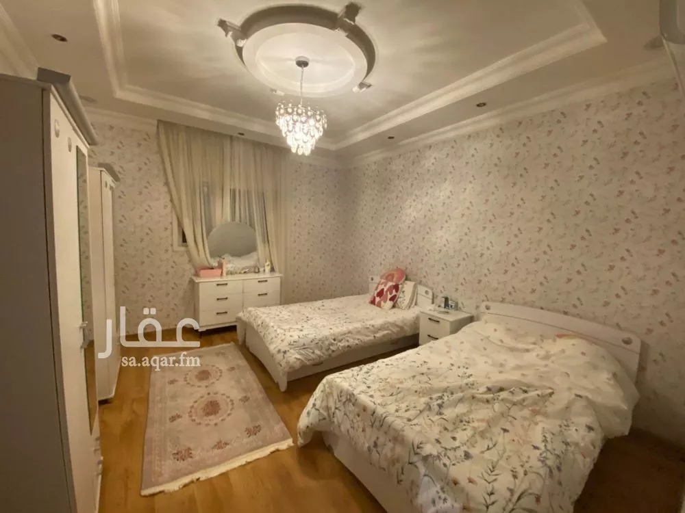 فيلا 5 غرف في عرقة 6