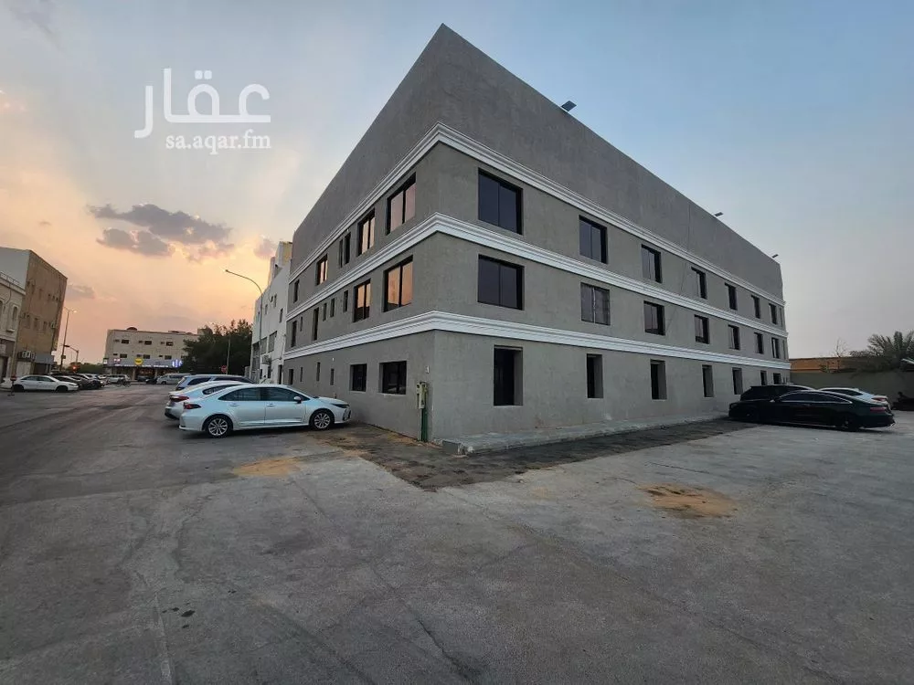 2 bedroom apartment in Al Malaz 4