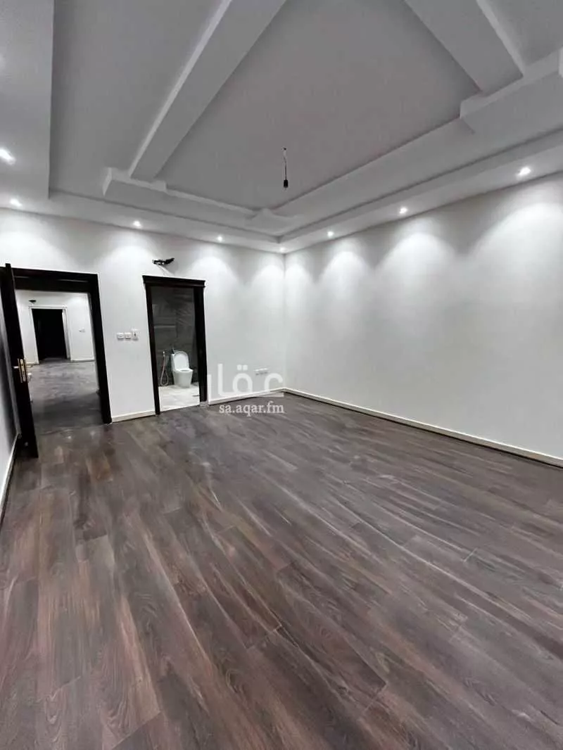 فيلا 6 غرف في الشراع 3