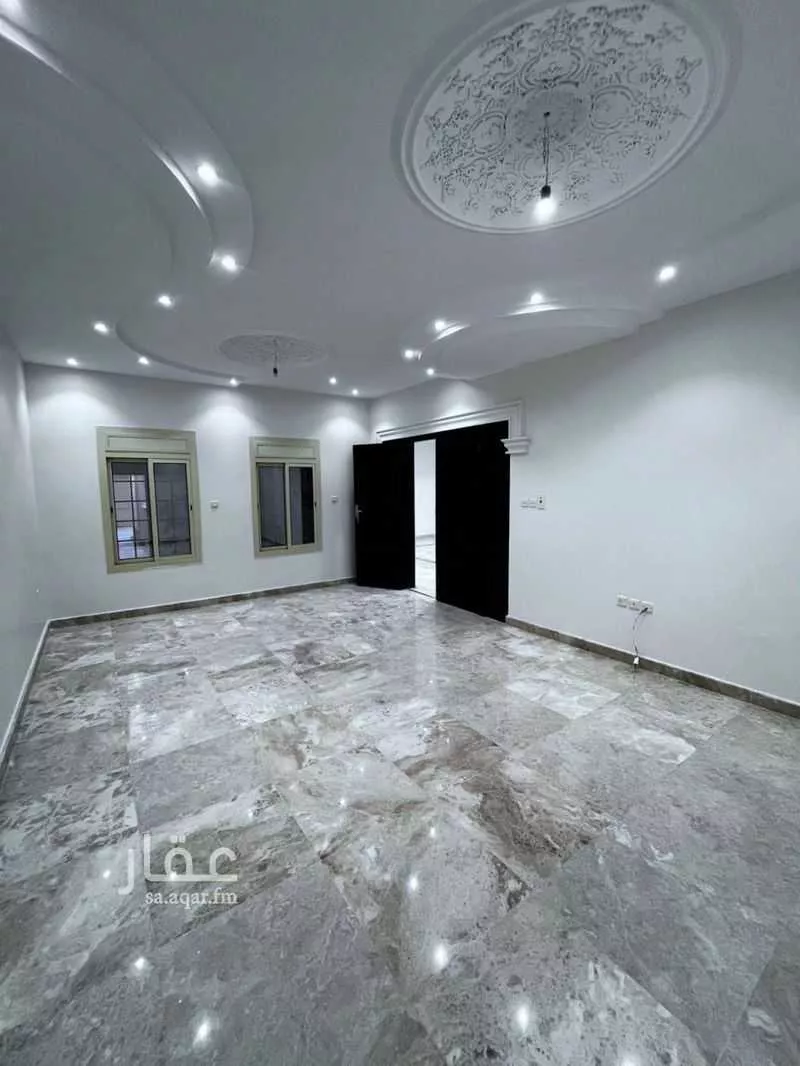 فيلا 6 غرف في الشراع 7