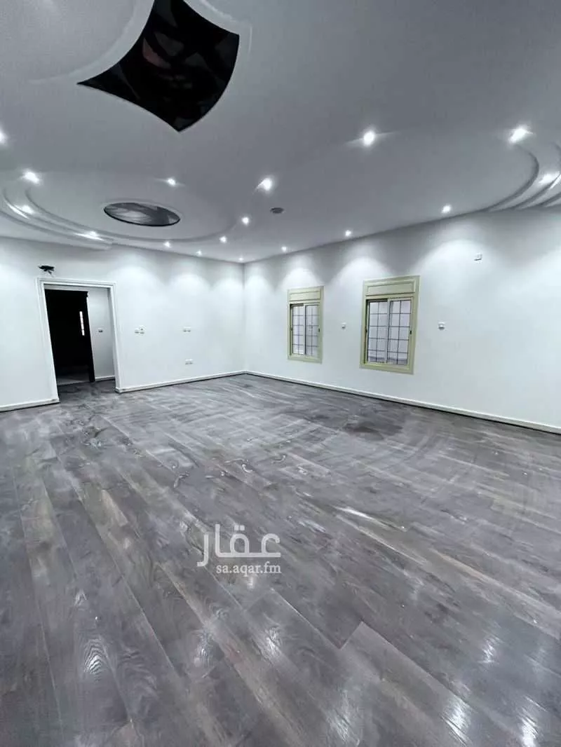 فيلا 6 غرف في الشراع 8